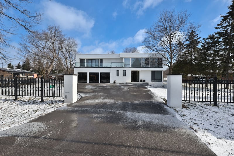 Luxury estate at 4511 Guelph Line, Burlington, ON — photo 3