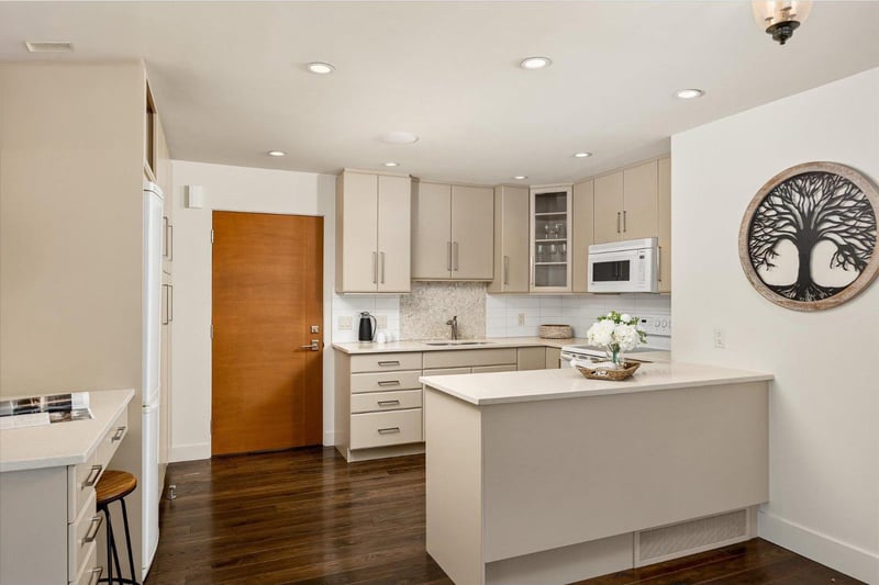 Luxury estate at 5560 Lakeshore Road, Kelowna, BC — photo 21