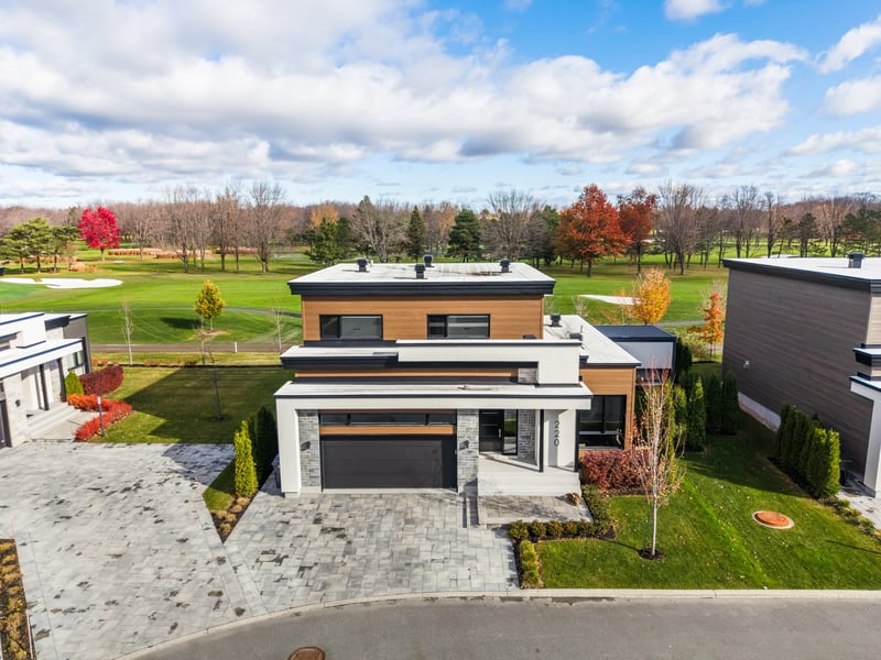 Luxury estate at 220z Rue Brunelle, Sainte-Julie, QC — photo 2