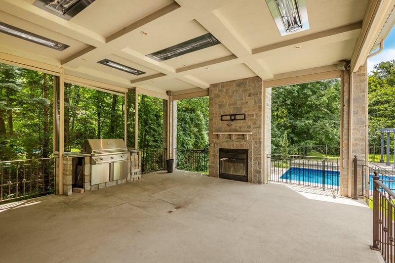 Luxury estate at 708 Rue des Châtaigniers, Boucherville, QC — photo 15