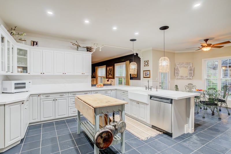 Luxury estate at 1097 Mineral Springs Road, Hamilton, ON — photo 9