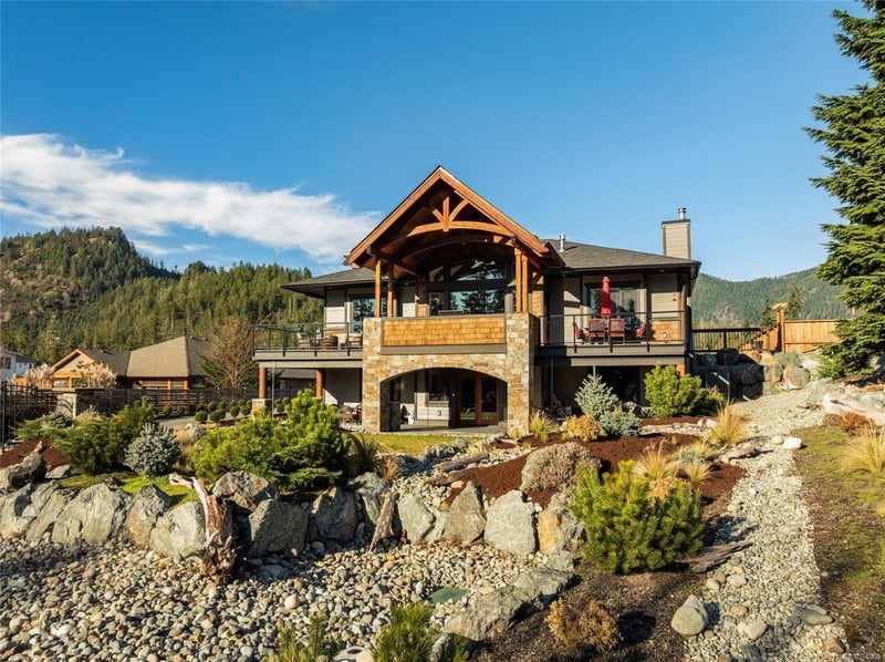 Luxury estate at 7343 Lakefront Place, Lake Cowichan, BC — photo 2