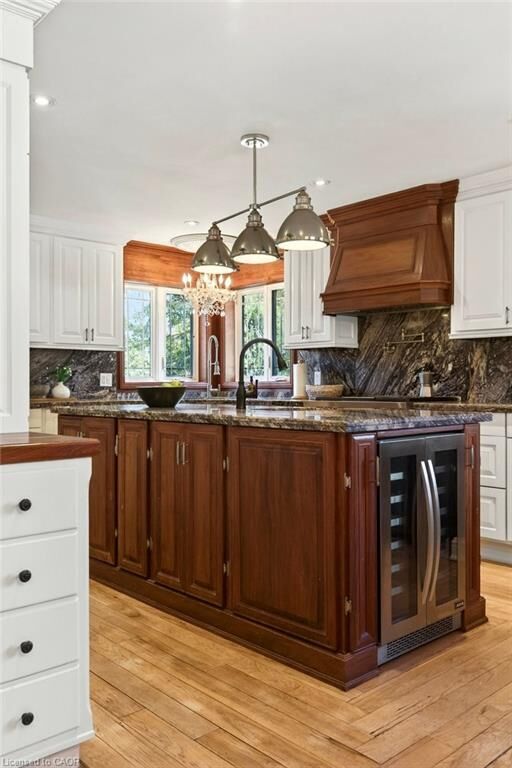 Luxury estate at 389 Clarendon Drive, Hamilton, ON — photo 7
