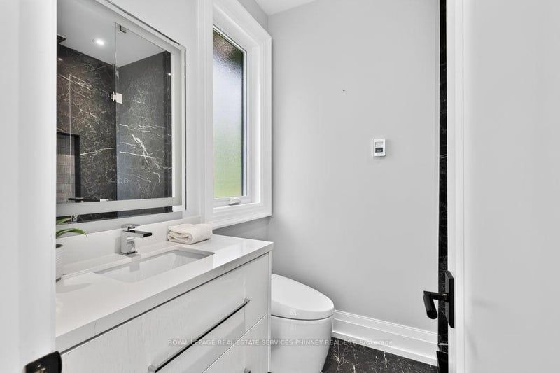 Luxury estate at 533 Carson Lane, Oakville, ON — photo 37