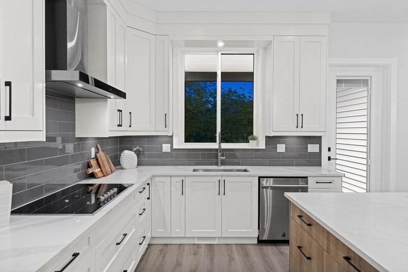 Luxury estate at 11018 243B Street, Maple Ridge, BC — photo 11