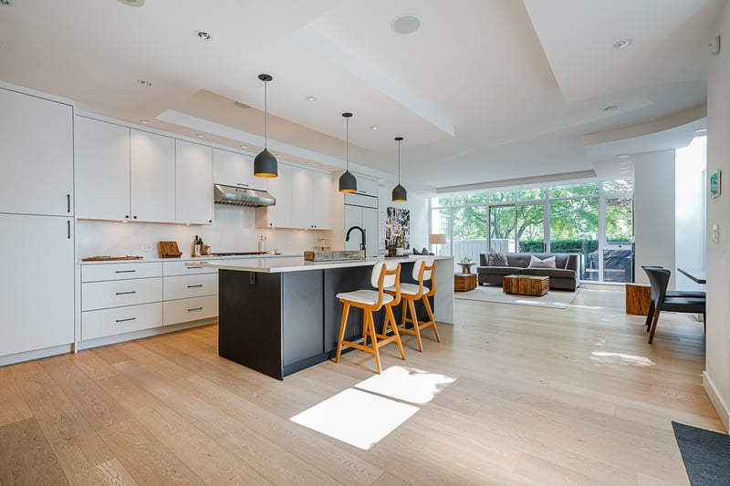 Luxury estate at 403 Beach Crescent, Vancouver, BC — photo 2