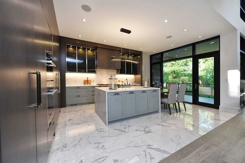 Luxury estate at 4042 Apple Valley Lane, Burlington — photo 10