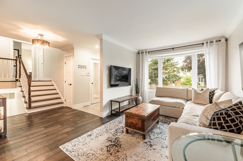 Luxury estate at 3800 Rue Martinique, Brossard, QC — photo 2