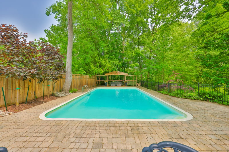 Luxury estate at 1293 Greenoaks Drive, Mississauga, ON — photo 18