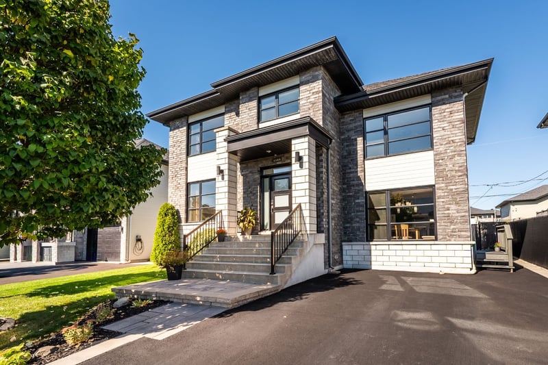 Luxury estate at 1185 Rue Régis-Phaneuf, Beloeil, QC — photo 1