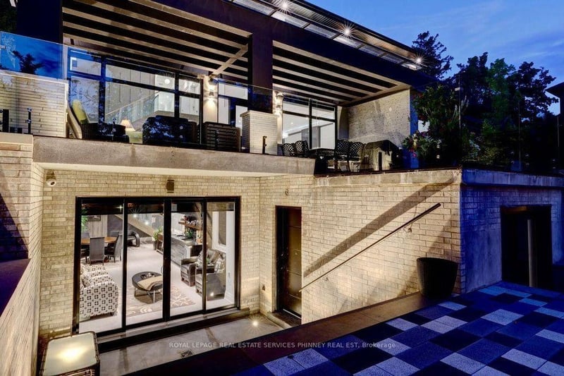 Luxury estate at 533 Carson Lane, Oakville, ON — photo 49