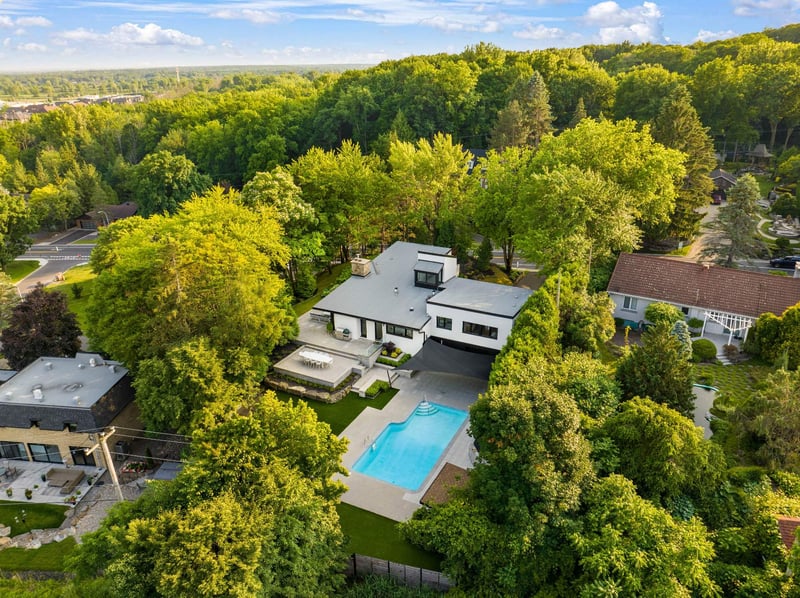 Luxury estate at 1970 Rue du Sommet-Trinité, St-Bruno-de-Montarville, QC — photo 29