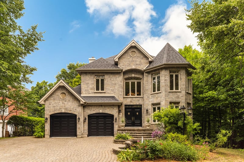 Luxury estate at 53 Av. du Bel-Horizon, Sainte-Julie, QC — photo 17