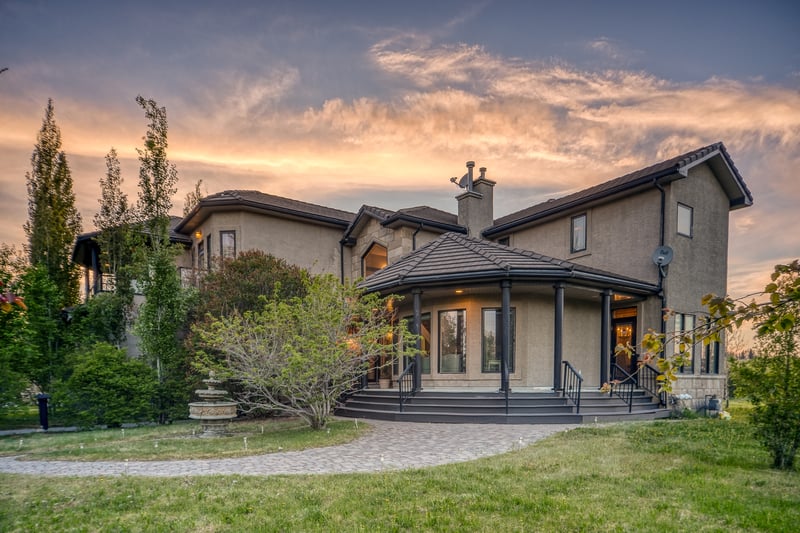 Luxury estate at 40 Blueridge Bay, Calgary, AB — photo 9