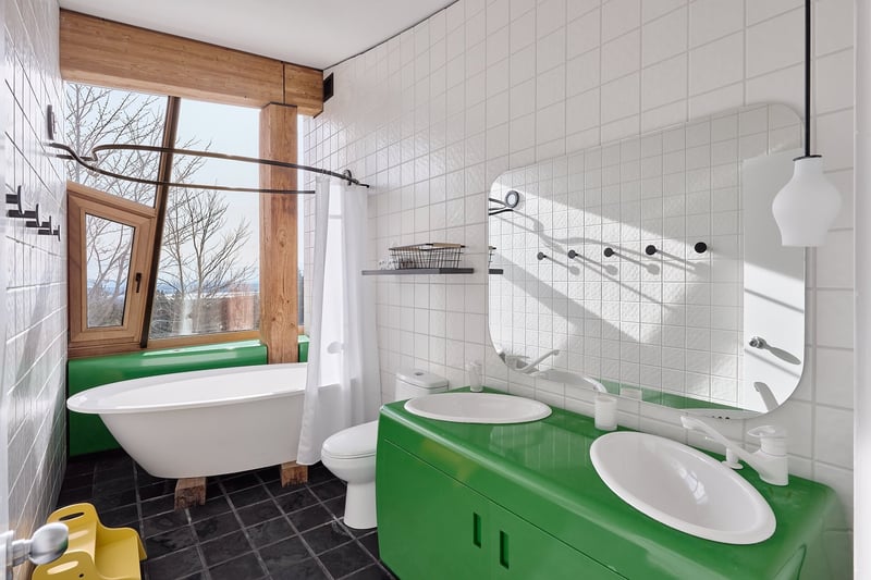 Luxury estate at 215 Mtee des Bois, Saint-Ferreol-les-Neiges — photo 13