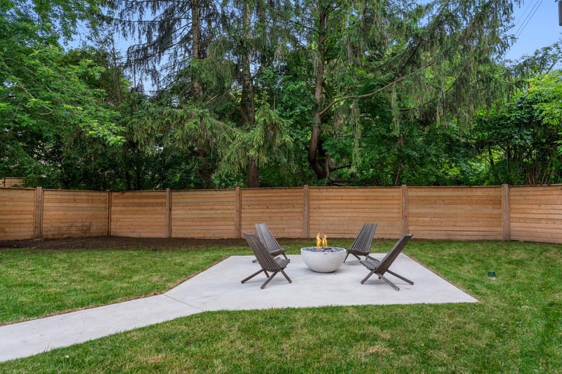 Luxury estate at 298 Strathcona Drive, Burlington, ON — photo 31