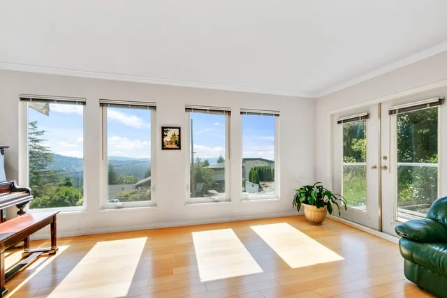 Luxury estate at 530 Craigmohr Drive, West Vancouver, BC — photo 11