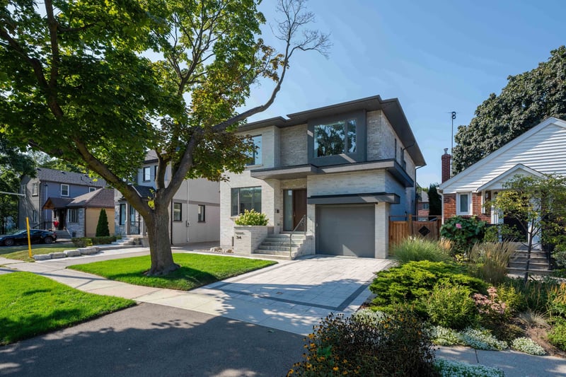 Luxury estate at 34 Edgecroft Road, Toronto, ON — photo 2