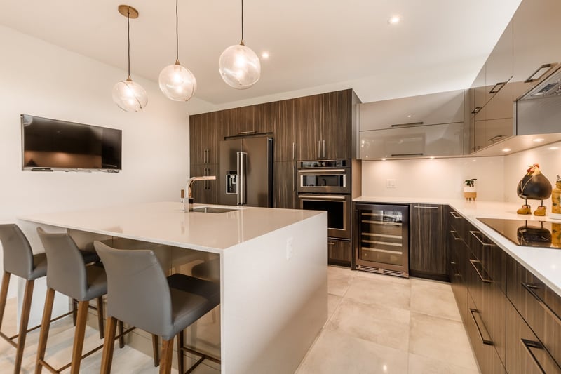 Luxury estate at 318 Rue Narbonne, Sainte-Julie, QC — photo 23