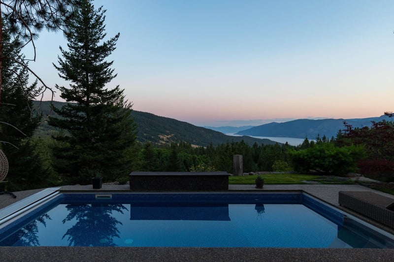 Luxury estate at 26 Commonage Road, Vernon, BC — photo 2