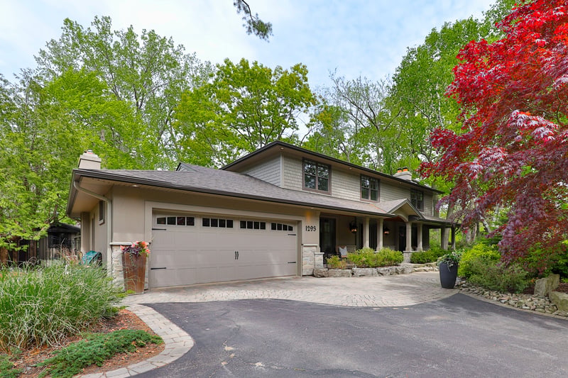 Luxury estate at 1293 Greenoaks Drive, Mississauga, ON — photo 2