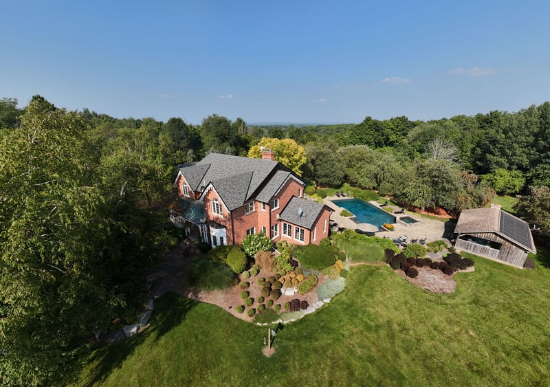 Luxury estate at 3 Rutland Hill Court, Caledon East, ON — photo 3