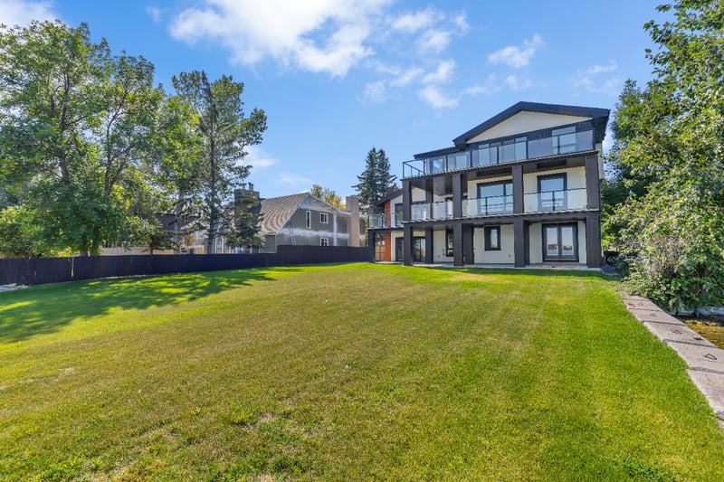 Luxury estate at 476 West Chestermere Drive, Chestermere, AB — photo 5