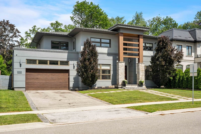 Luxury estate at 1025 Bridge Road, Oakville, ON — photo 5