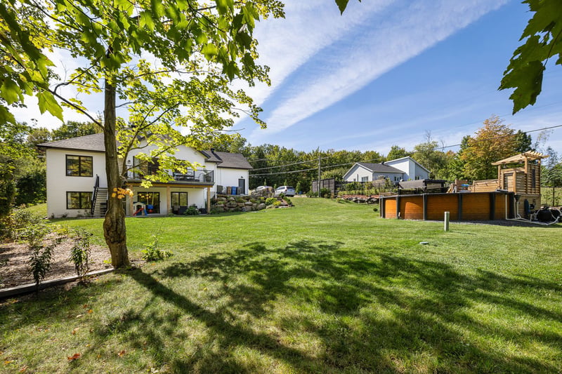Luxury estate at 303 Rue Bergeron Est, Granby, QC — photo 21