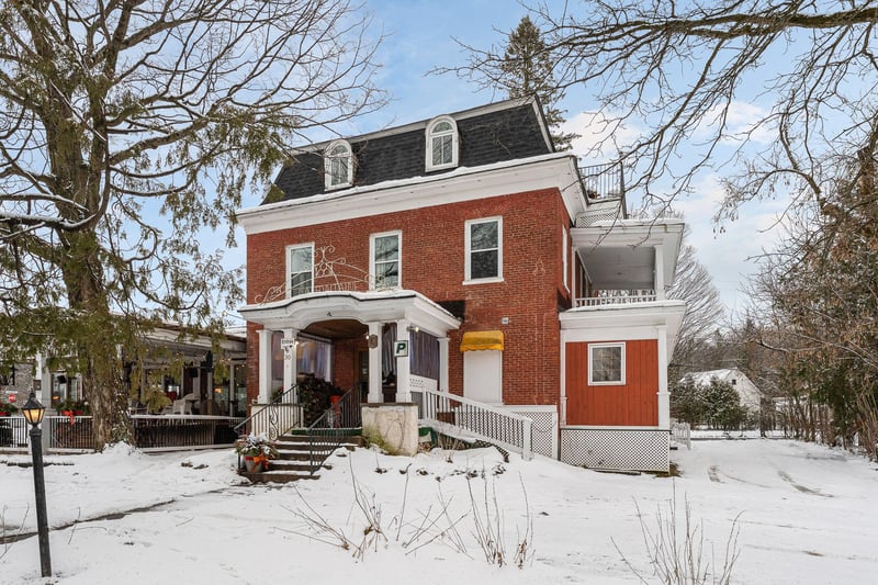 Luxury estate at 30 Rue Principale Sud, Sutton, QC — photo 3