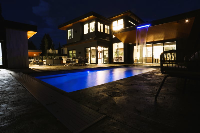 Luxury estate at 1016 Beverley Boulevard Southwest, Calgary, AB — photo 3