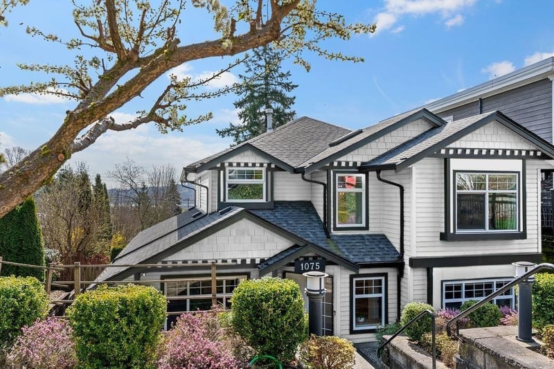 Luxury estate at 1075 Adderley Street, North Vancouver, BC — photo 3
