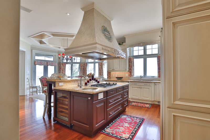 Luxury estate at 872 Whittier Crescent, Mississauga, ON — photo 6
