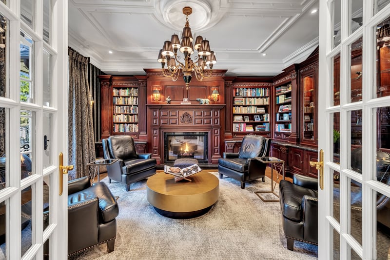 Luxury estate at 113 Maple Grove Drive, Oakville, ON — photo 4