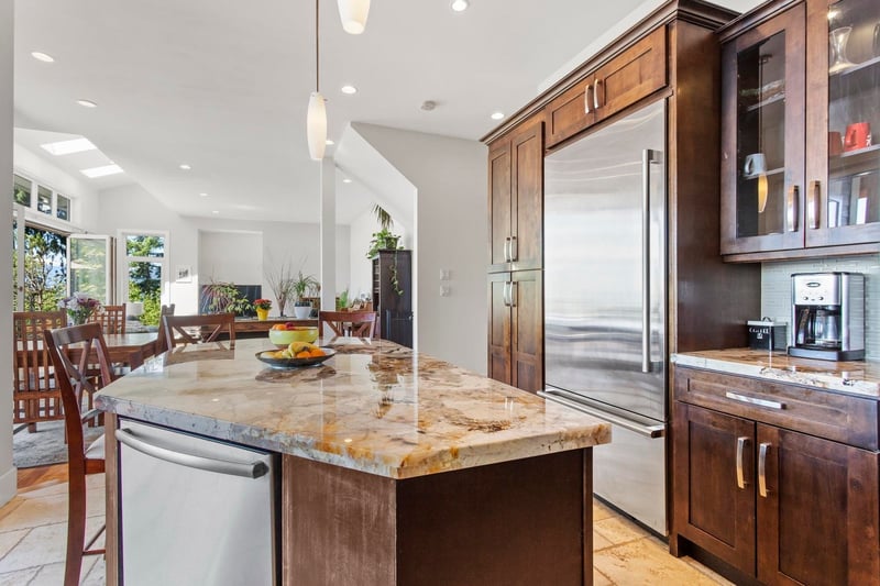 Luxury estate at 220 Panorama Road, Lions Bay, BC — photo 10