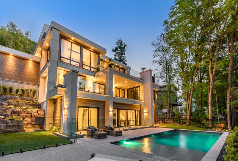 Luxury estate at 757 Rue des Chardonnerets, Mont-Saint-Hilaire, QC — photo 1