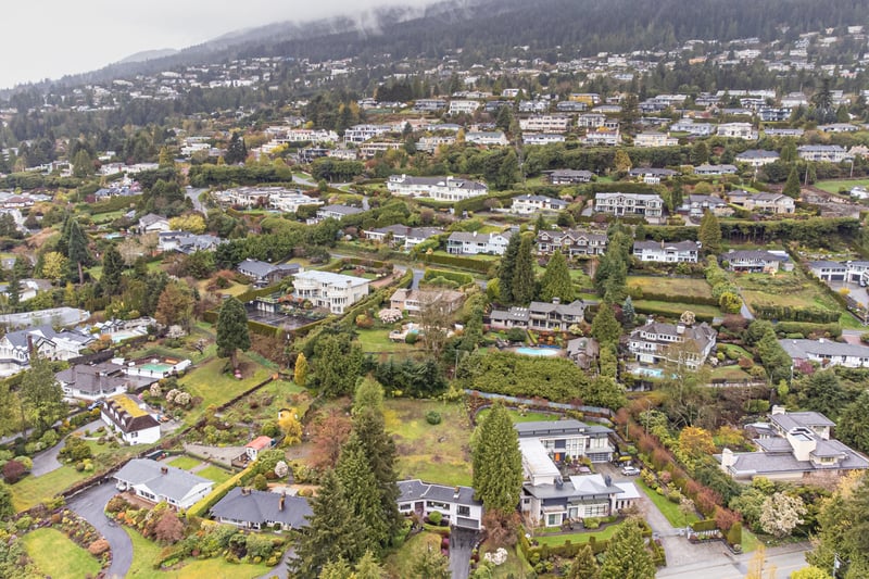 Luxury estate at 591 Southborough Dr, West Vancouver — photo 6