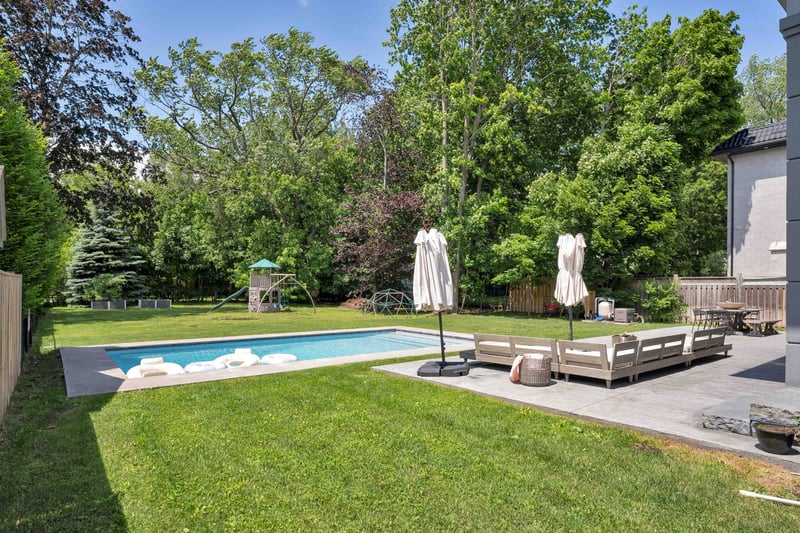 Luxury estate at 1025 Bridge Road, Oakville, ON — photo 40