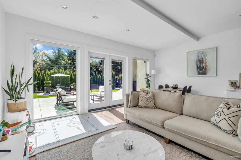Luxury estate at 4399 Highland Boulevard, North Vancouver, BC — photo 10