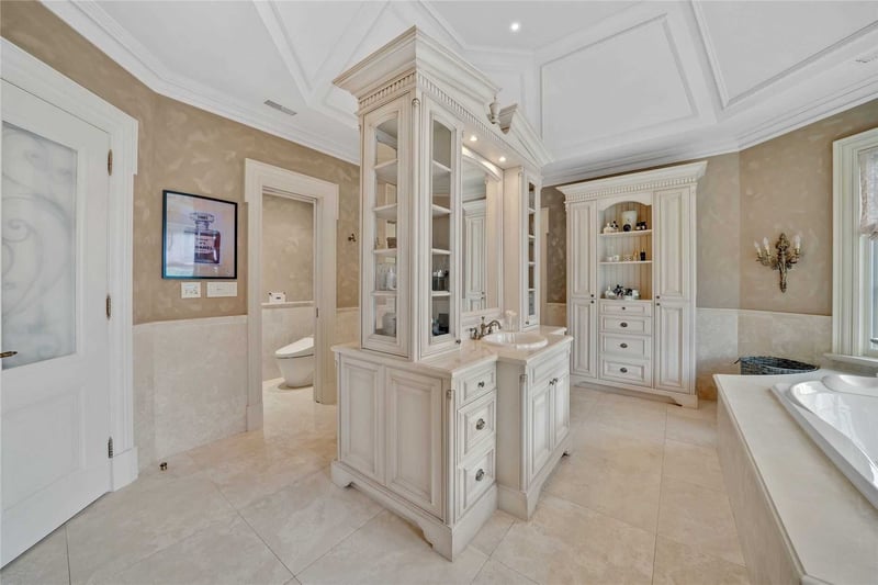 Luxury estate at 76 Scotch Valley Drive, King City — photo 13