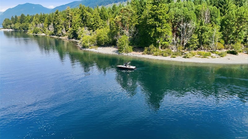 Luxury estate at 10780 North Shore Road, Youbou, BC — photo 10