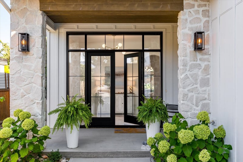 Luxury estate at 2053 Long Street, Kelowna, BC — photo 5