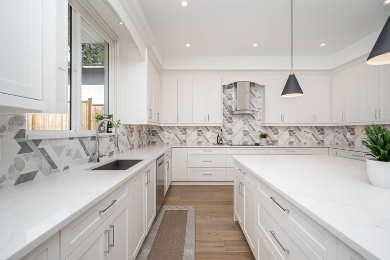 Luxury estate at 576 Linton Street, Coquitlam, BC — photo 9