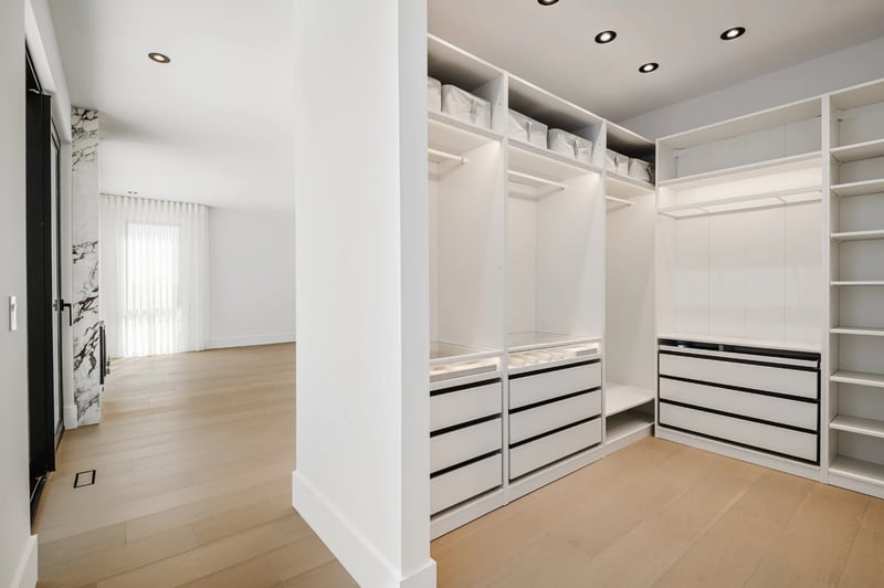 Luxury estate at 2040 Rue du Sommet Trinité, Saint-Bruno-de-Montarville, QC — photo 10