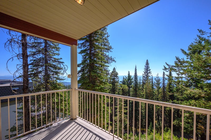 Luxury estate at 720 Monashee Court, Vernon, BC — photo 13