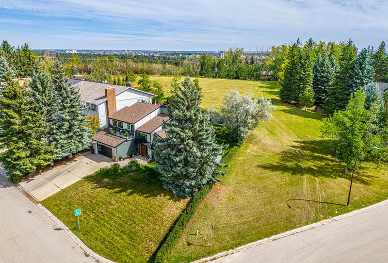 Luxury estate at 204 Pump Hill View SW, Calgary, AB — photo 40