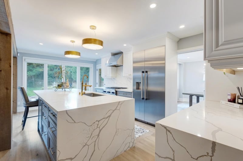 Luxury estate at 807 Indian Road, Mississauga, ON — photo 10