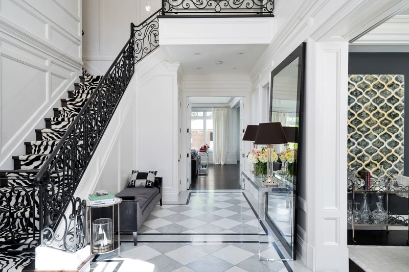 Luxury estate at 245 Winterborne Gate, Mississauga, ON — photo 5