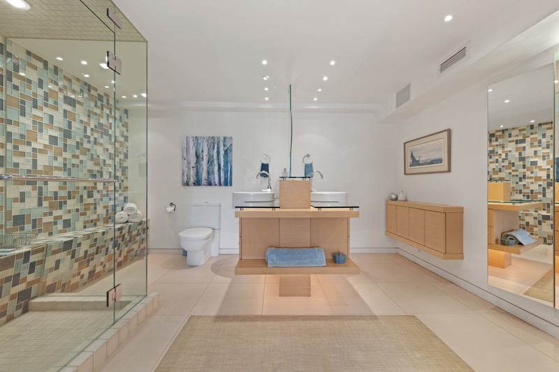 Luxury estate at 27 Alexander Street #708, Vancouver, BC — photo 14
