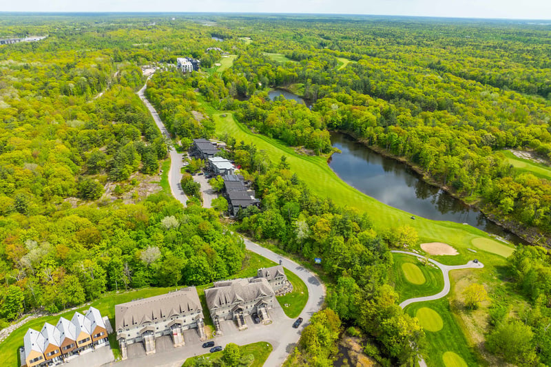 Luxury estate at 61 Rockmount Crescent, Gravenhurst, ON — photo 3